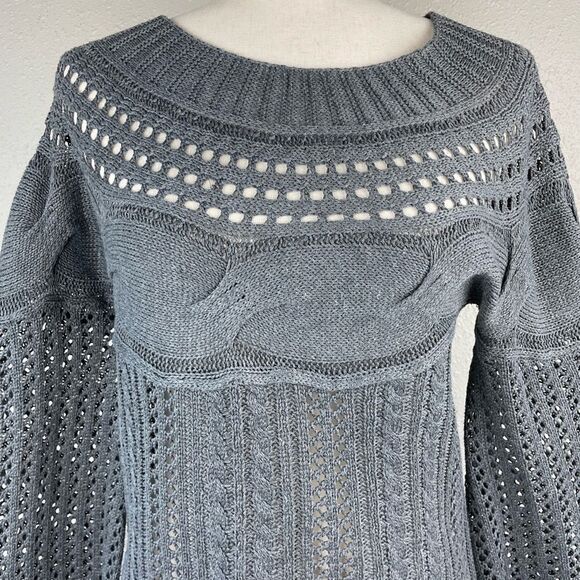 Gray loose Knit Crew Neck Sweater Size XS EUC - Picture 2 of 4